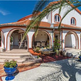 4 Bedroom Villa with Pool and Annex near Porec, Sleeps 8